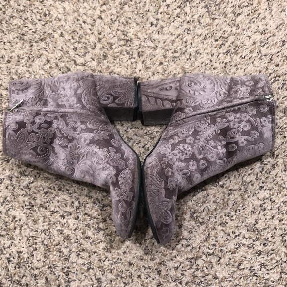Zigi Soho Nydia Ankle Boots Size 9.5 Gray Velvet Floral Paisley - Picture 4 of 8